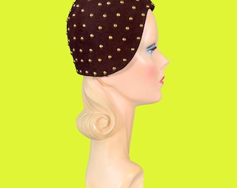 vintage 1940s hat // chocolate brown wool felt + brass domed studs 40s Juliet cap // size 22