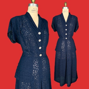 vintage 1940s dress // sheer floral patterned rayon devoré 40s navy blue dress // thick padded shoulders + pleat-tucked hips // 38" waist