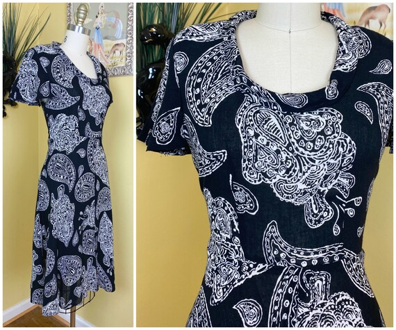 vintage 1940s dress // bizarre + rather creepy hea