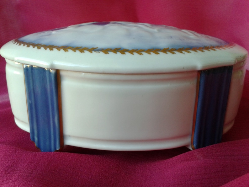 Art Deco porcelain box of Limoges