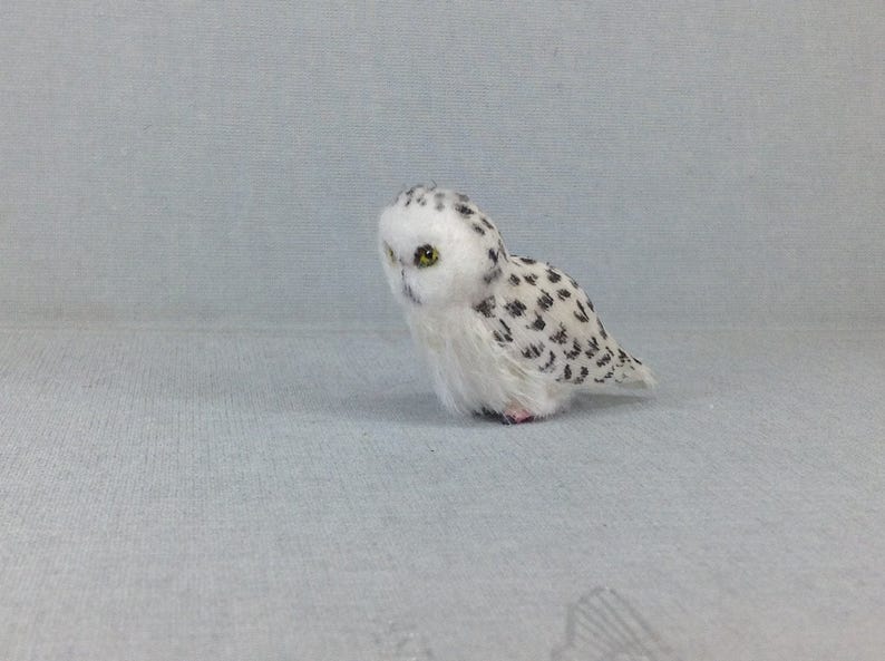 Dollhouse Miniature Realistic snowy owl Bird Miniatures Handsculpted Miniature Owl Snowy owl Harry Potter TO ORDER!!!!!