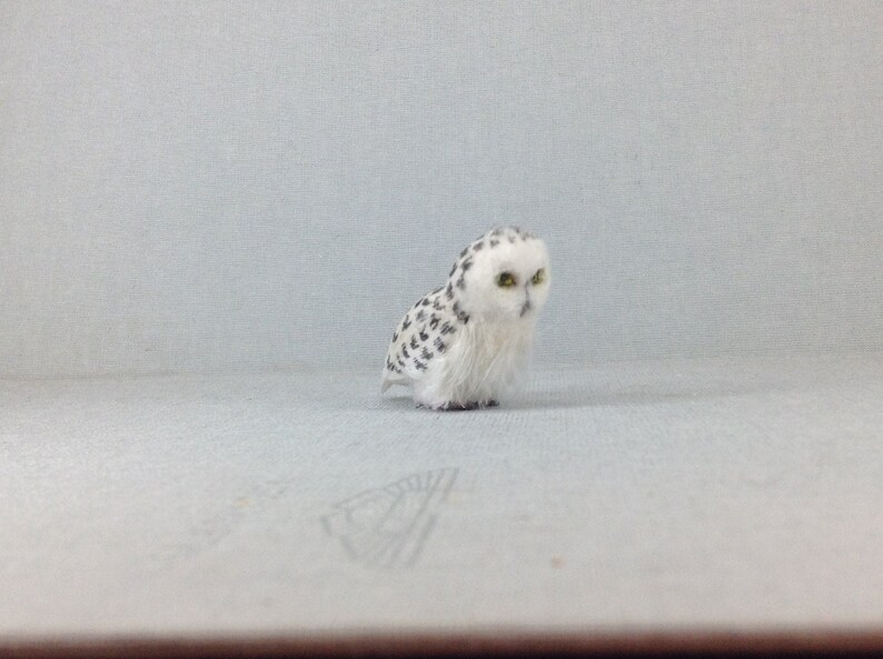 Dollhouse Miniature Realistic snowy owl Bird Miniatures Handsculpted Miniature Owl Snowy owl Harry Potter TO ORDER!!!!!