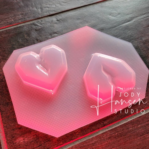 Broken Heart Mold Pallet |  Small Mold | Soap Mold | Wax Mold | Plastic Mold | Chocolate Mold | Love Mold | Heart Mold | Broken Heart Mold