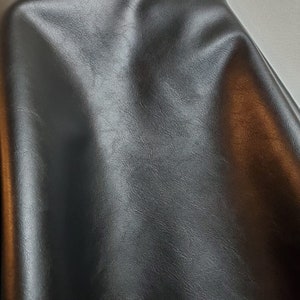 ブラック「Arya」{Peta 承認済み} ソフト ビーガン フェイクレザー ハンドバッグ 張り地 クラフト 0.9 mm PU 生地 36"x54" 1 ヤードあたり 1-5 カット NAT Leathers™
