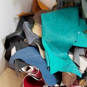 1 lbs scrap remnants pieces leather Cowhide 2.0-2.5-3.0 oz craft handbag patchwork shipped in USPS envelope