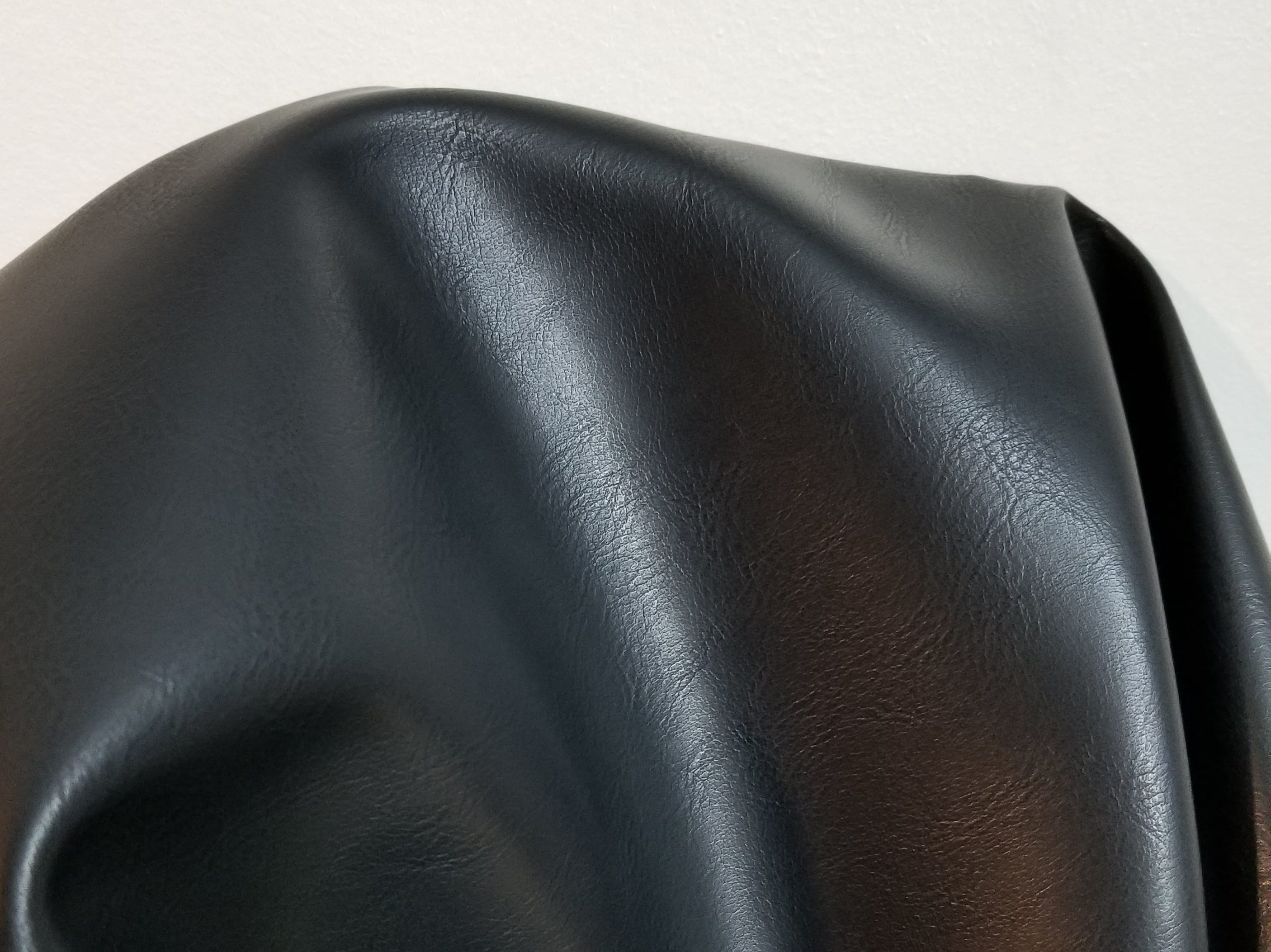 Luxury Faux Leather, Solid Vinyl, Vegan Pleather, Faux Full Grain Cow Hide  Leather, Plain Artificial Leather for Bags, Garments, Upholstery 