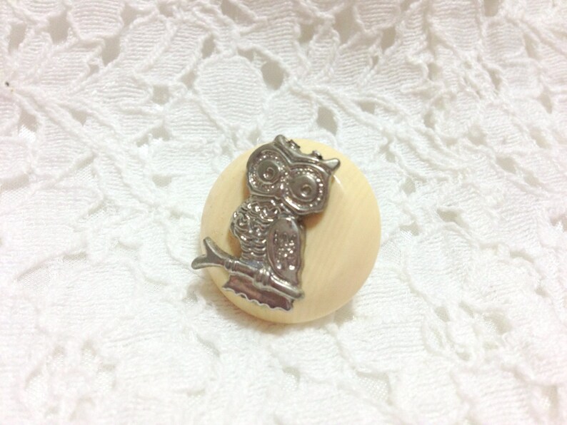 Vintage Round Owl Stud Earrings Cream & Silver Etsy