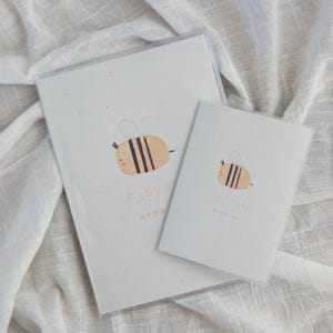U-Heft und Impfpass | personalisiert | minimalistisch | Schutzhülle | Kind | Geburt |Geschenk | Aquarell | Biene