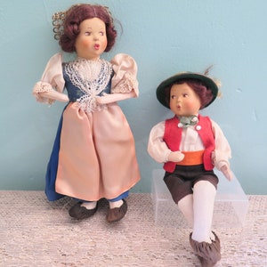 Paar vintage poppen, Italiaanse of Tiroolse poppen in nationale klederdracht, vilten poppen, pop voor jongen en meisje, verzamelbare poppen, set met twee poppen, ca.1950