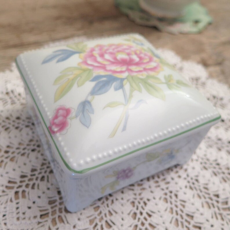 Vintage Floral China Trinket Box: 1980s Glazed Jewellery Box image 5