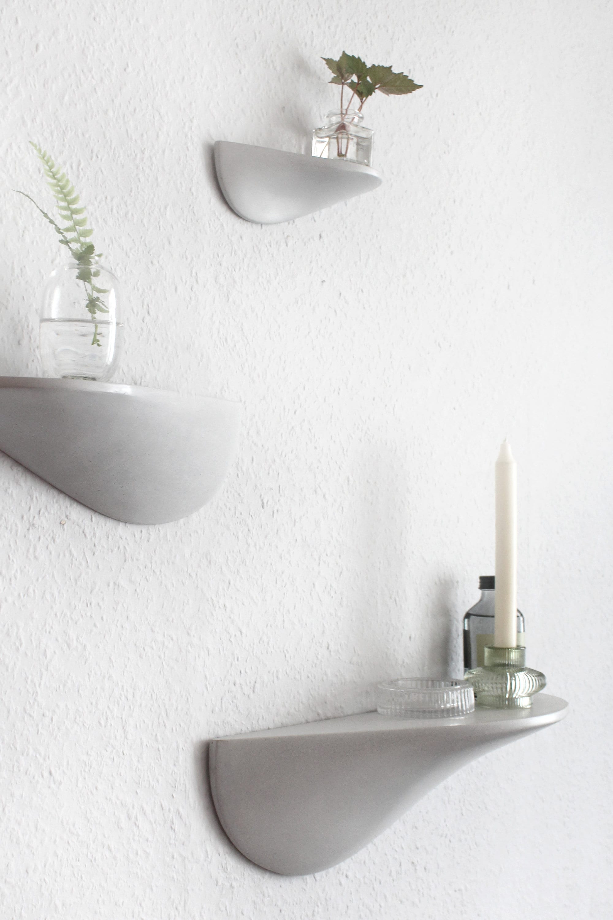 Photo inspiration: Wall Shelf Set Of 3 Made Of Light Gray Concrete Photo Inspiration