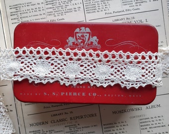 Vintage 1 1/2&quot; Cotton Cluny Lace Trim