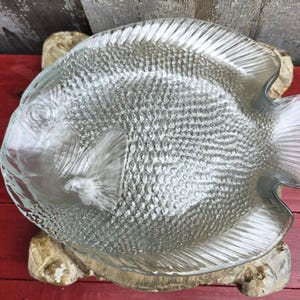 Vintage 10" Clear Glass Fish Shaped Plates, Set of 2, Coastal Home Decor, Decorative Plates, Summer Cottage Decor