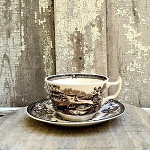 Mug Anglais Staffordshire Décor Relief Cottage - Style Campagne Anglaise - Céramique Blanche - Occasion