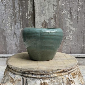 Vintage Green Pottery Planter / Vase – Mid Century Ceramic with Ribbed Glaze – Cottagecore Farmhouse Rustic Home Décor