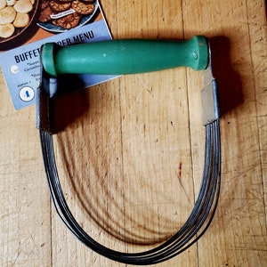 Vintage Chief Wire Pastry Blender- Kitchen Decor - Old Baking Tools- Green Handled Pastry Blender - Vintage Kitchenware