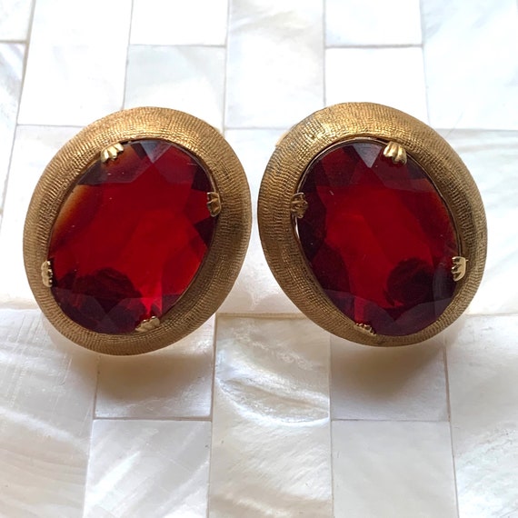 Vintage Retro 1980's Faux Ruby and Gold tone chun… - image 1