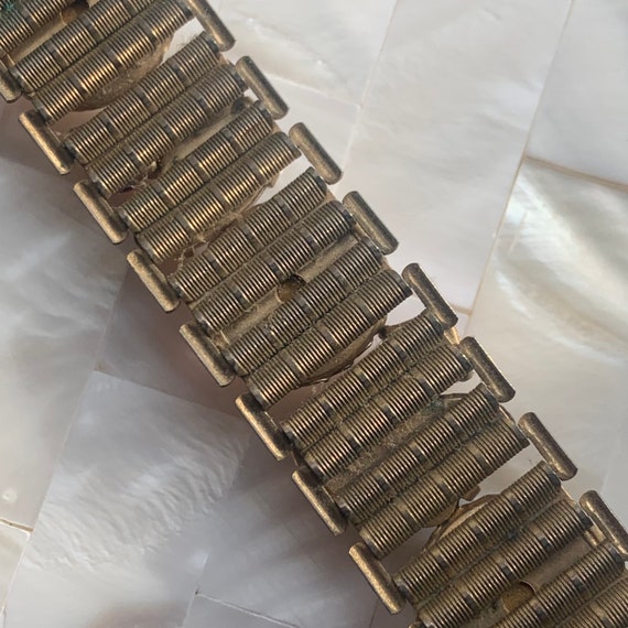 Pink cabuchon statement bracelet - image 4