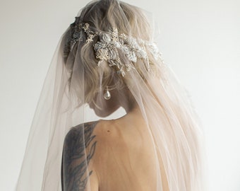 Ivory tulle veil with  lace appliqués and champagne beading, chapel-length train, bohemian veil Aine by mywony