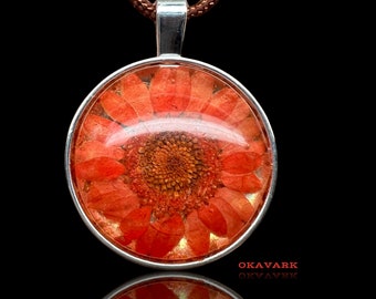 Real flower pendant / bezel pendant