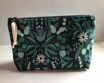 Medium pouch in Teal floral print cotton and linen canvas cotton lining