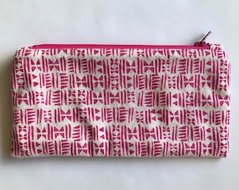 Pink and Cream pouch in quilting cotton with a quilting cotton lining nylon zipper washable Mask pouch