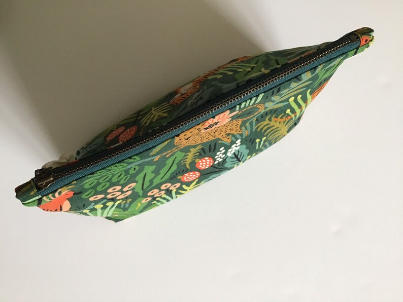 Medium pouch green leaf jungle print cotton and linen exterior cotton interfacing cotton lining