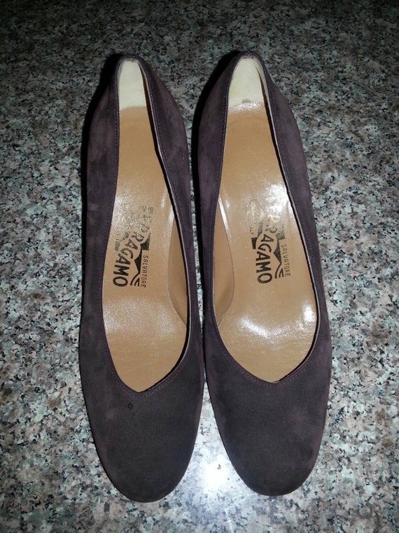 Vintage Salvatore Ferragamo Brown Suede Pumps Wit… - image 2