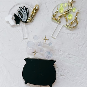 Halloween Cauldron Brooch, Acrylic Perspex Brooch, Interactive Brooch, Interchangeable Brooch, Witch Brooch, Acrylic Spooky, Gift for Her!!