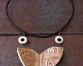 Ceramic Necklace Pacific style
