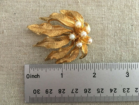 Dramatic DE MARIO BROOCH Vintage Pearl Leaves Bro… - image 7