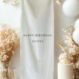 Einfach alles Gute zum Geburtstag Personalisierte Raw Edge Wandbehang. Mehr Bannergrößen und Schriftfarben zur Auswahl
