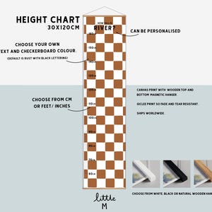 Hoogtetabel dambord, meer kleuren beschikbaar - kan worden gepersonaliseerd. Klaar om op te hangen met houten hanger, kies CM of FT/inch