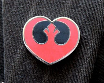Rebel Heart enamel pin - Star Wars, PRIORITY AVAILABLE rebels Leia