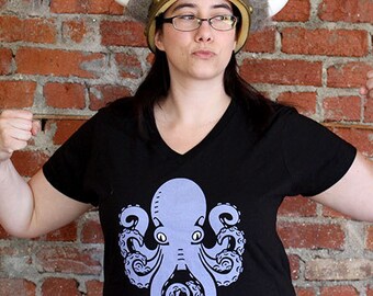 XXL Womens Octopus V-Neck Shirt Size 2XL