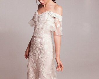 Sweetheart off-the-shoulder princess embroidered wedding dress // Pink wedding dress