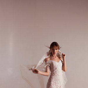 Long tulle wedding veil with embroidery image 7