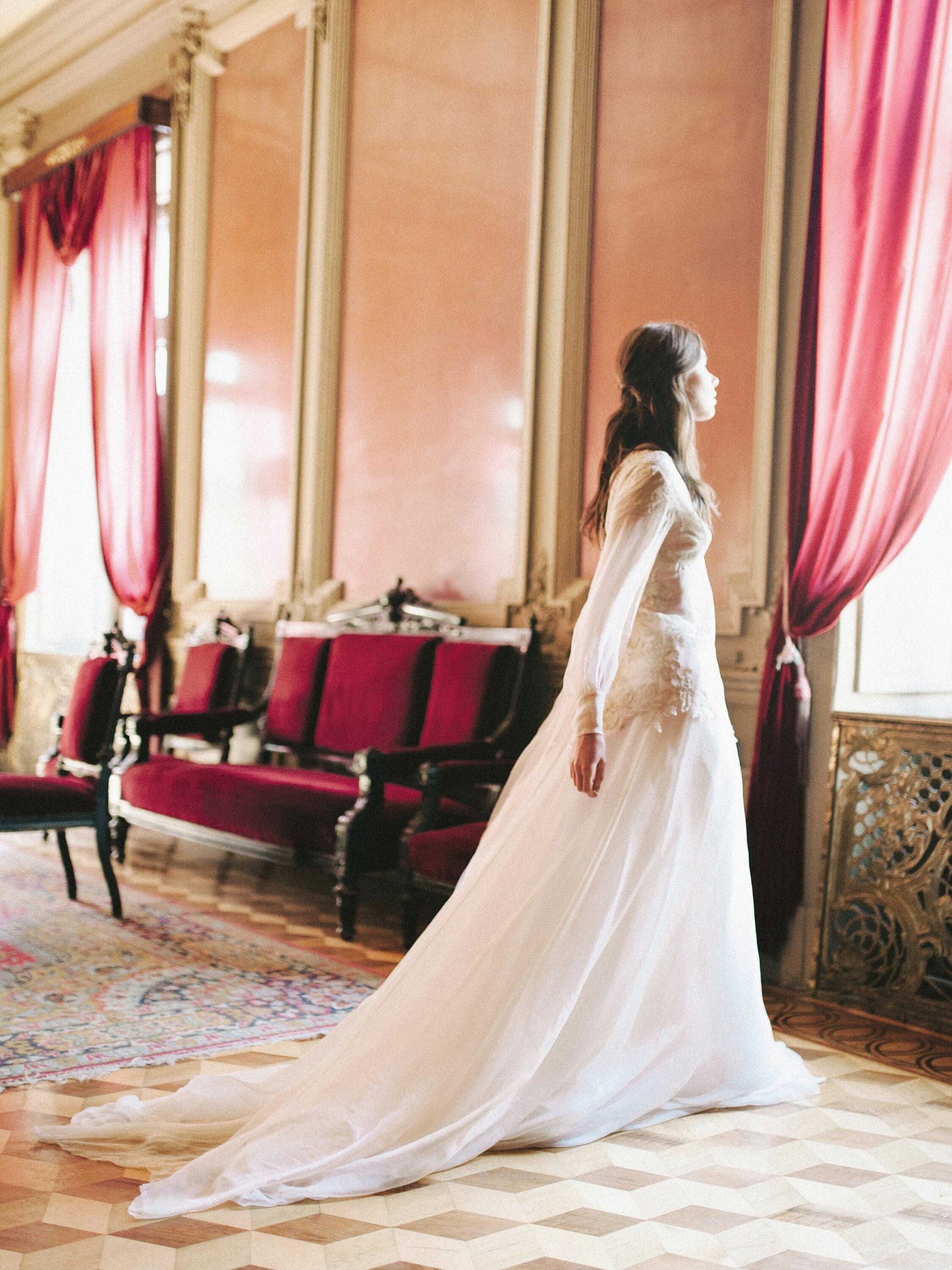Wedding dress with bishop best sale sleeves