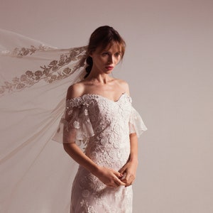 Long tulle wedding veil with embroidery image 2