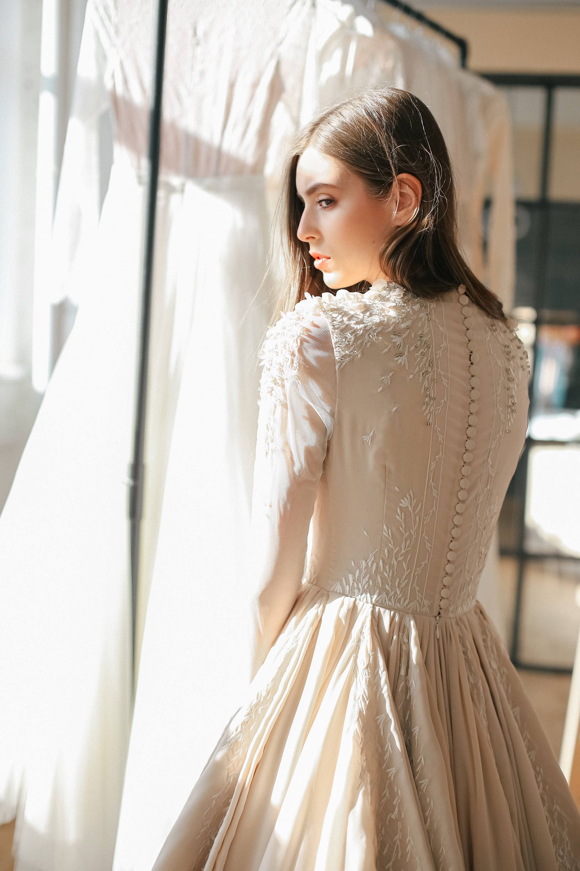 Lace Bridal Evening Dresses Long Sleeves Sheer Bodice Wedding Dress Y21823  - China Wedding Dress and Bridal Gown price