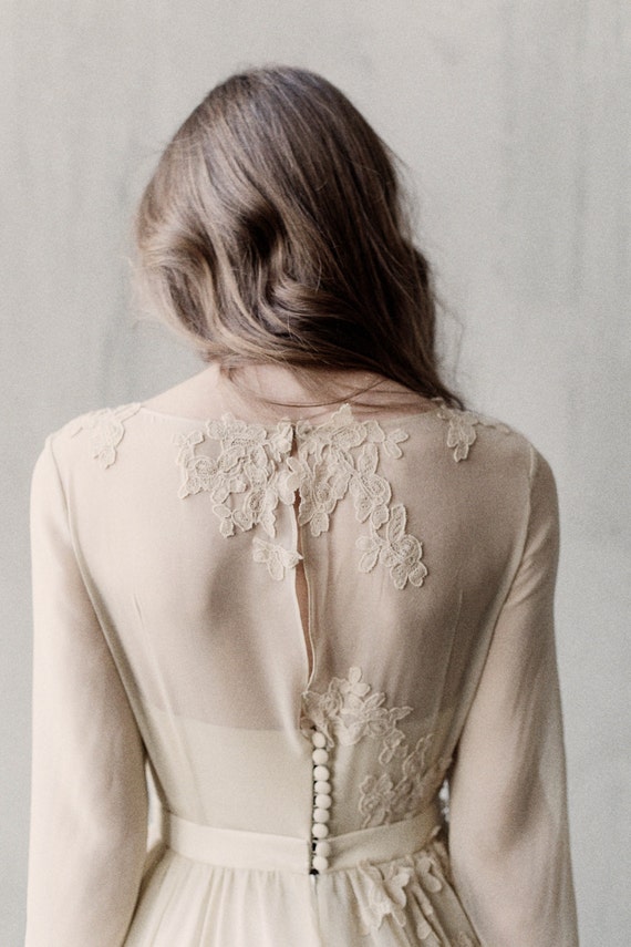 chinese dress ladies Surf The Web Wide Elbow Sleeve Lace Dress