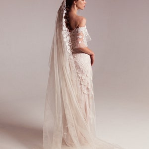 Long tulle wedding veil with embroidery image 4