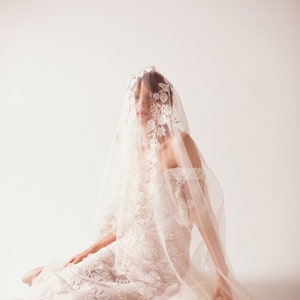 Long tulle wedding veil with embroidery image 9