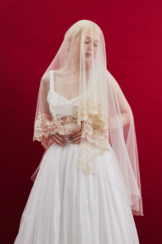 Four Tier Long Bridal Veil with Lace Four Leaf Clover Shamrock Lace Tipped Wedding Veil, Lace  main image 2