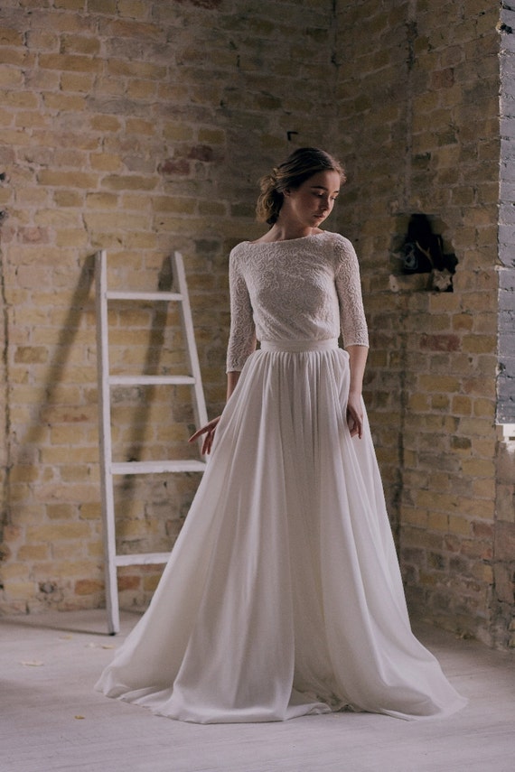 Off-white Modest Wedding Dress With 3/4 Sleeve Lace Bodice - Etsy