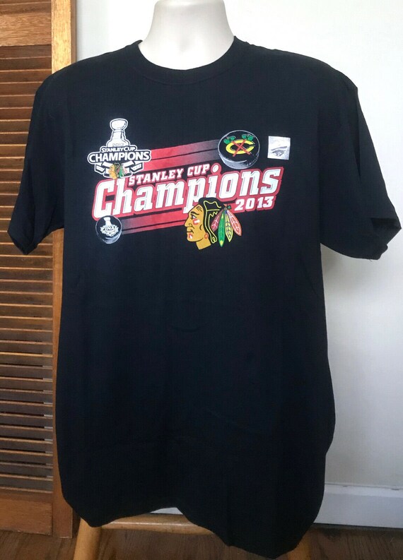 2013 NWT Chicago Blackhawks T shirt Champions Holo