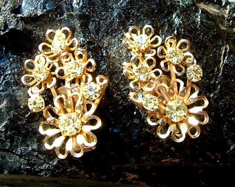 1960's Vintage Pale Yellow Jonquil Crystal RHINESTONE Gold Clip on Earrings Flower Filigree Floral Petals