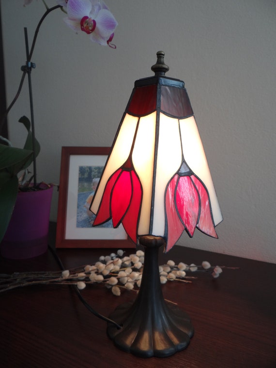 Red stained glass lamp outlet