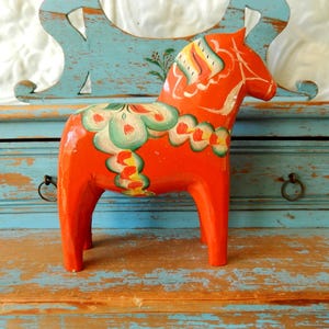 Vintage 5 1/8&quot;  Tall ~ Swedish Dala Horse ~ Partial Nils Olsson Sticker