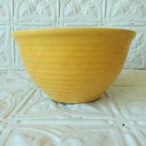 Vintage Yellow Bauer Pottery ~ Ring Ware Beehive Bowl #18 ~ Ringware ~ For Cheaper Shipping Choose Ground Instead of Priority